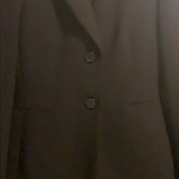An Elegant Preston & York Suit - never worn - Picture 2 of 6